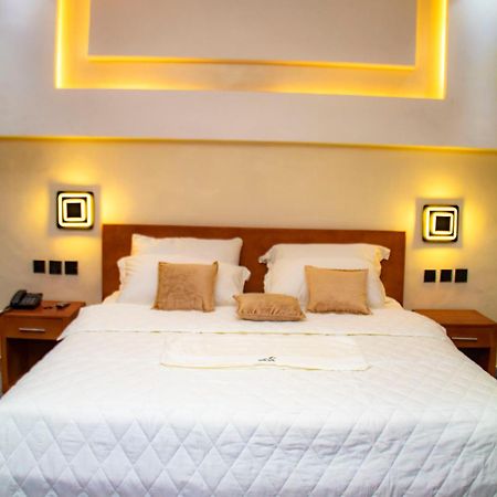 Hotel L'Apero كوتونو المظهر الخارجي الصورة