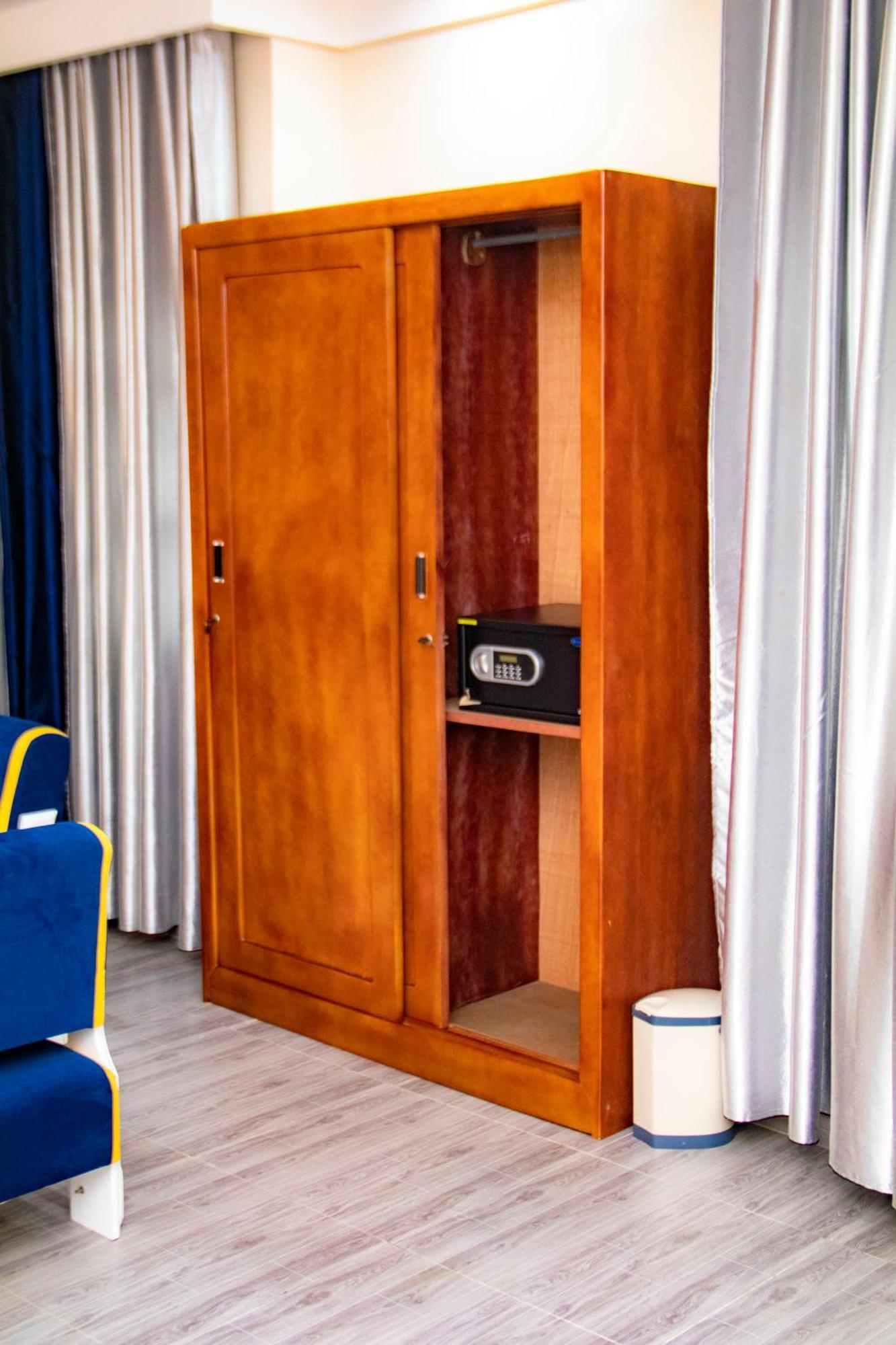 Hotel L'Apero كوتونو المظهر الخارجي الصورة