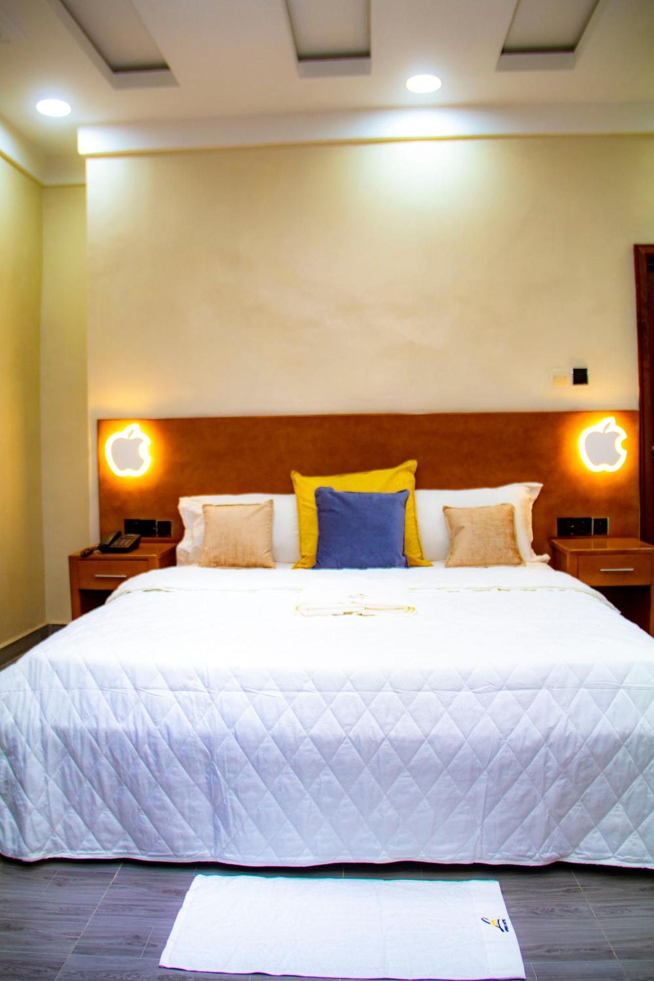 Hotel L'Apero كوتونو المظهر الخارجي الصورة