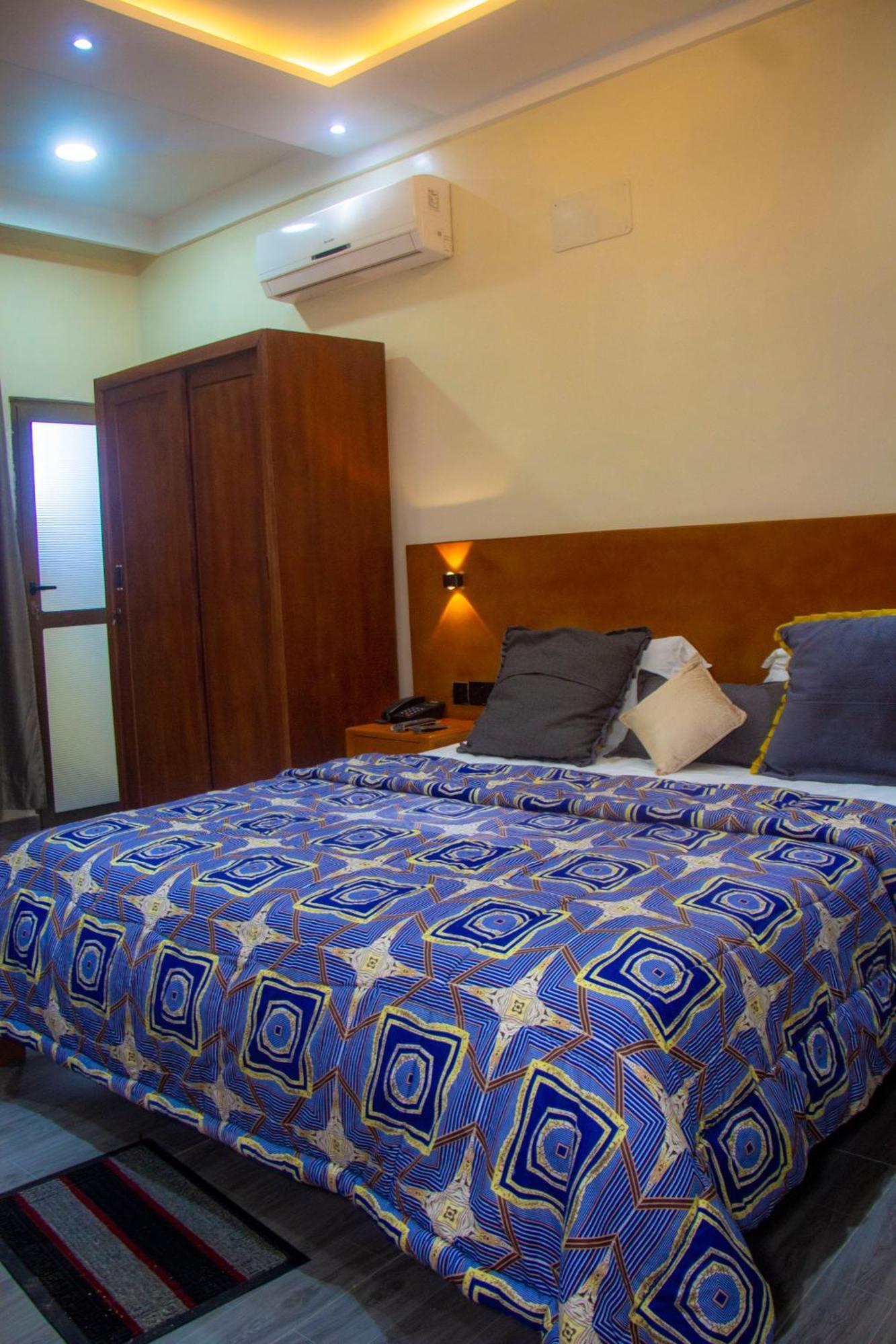 Hotel L'Apero كوتونو المظهر الخارجي الصورة