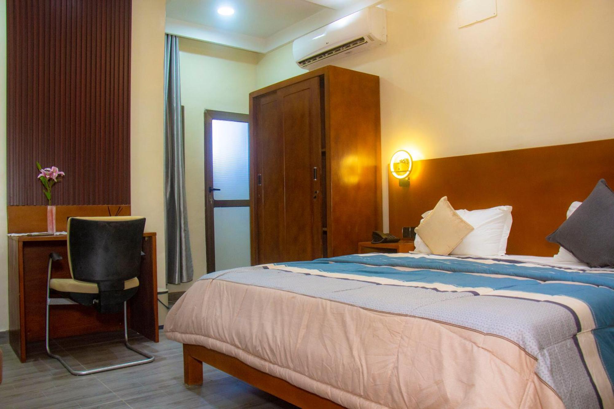 Hotel L'Apero كوتونو المظهر الخارجي الصورة