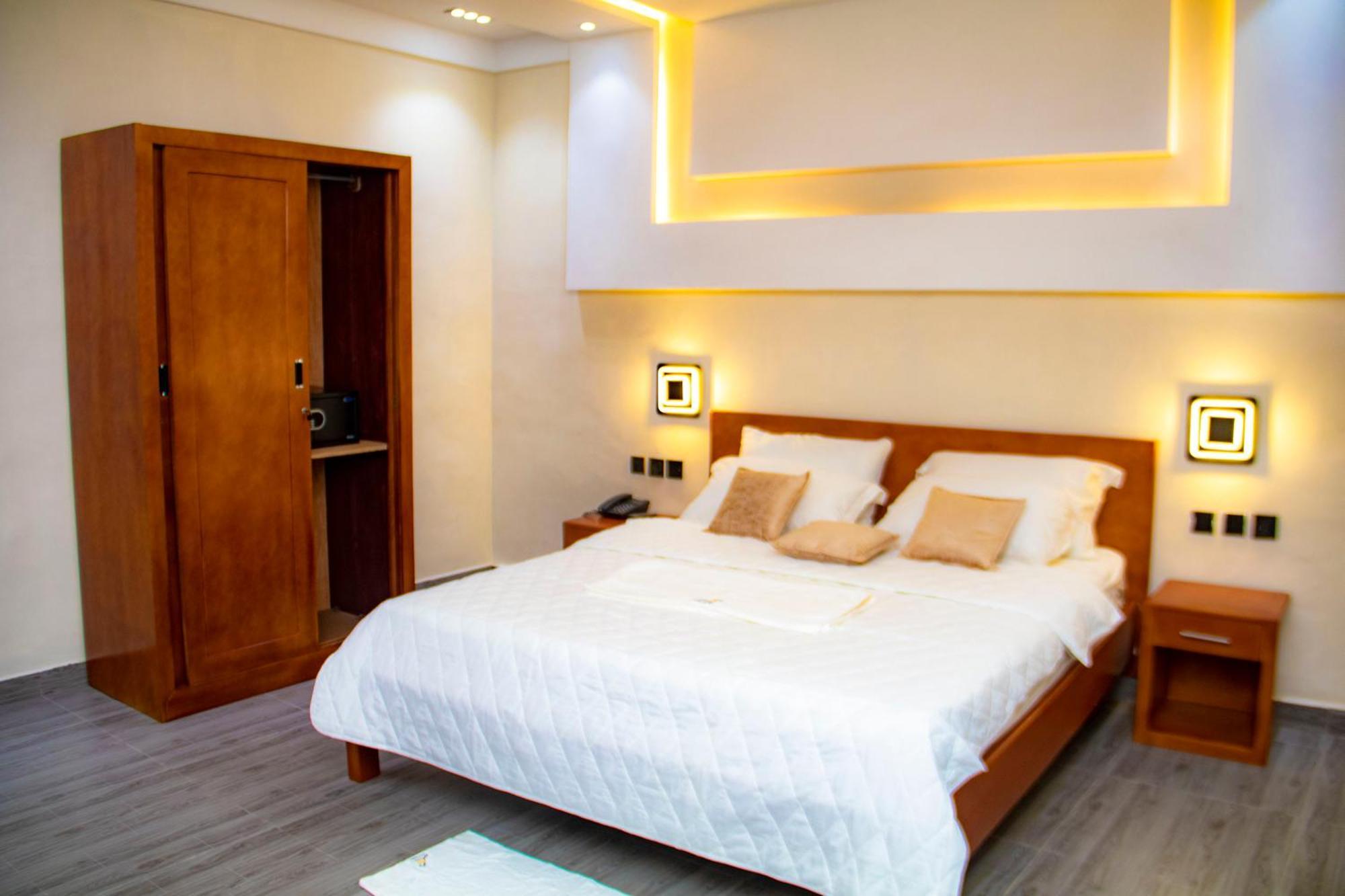 Hotel L'Apero كوتونو المظهر الخارجي الصورة