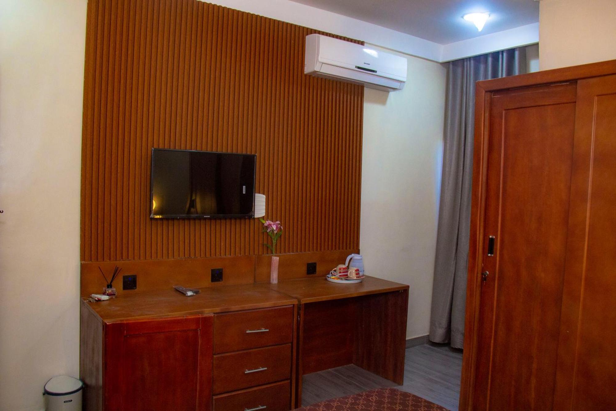 Hotel L'Apero كوتونو المظهر الخارجي الصورة